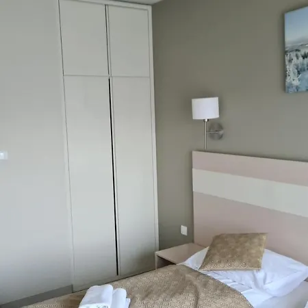 Apartment Czarna Gora Is1 Sienna (Klodzko)