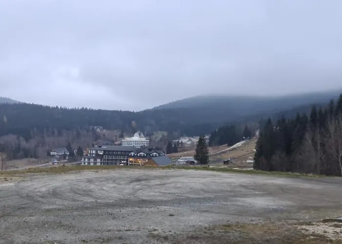 Czarna Gora Is1 * Sienna (Klodzko)